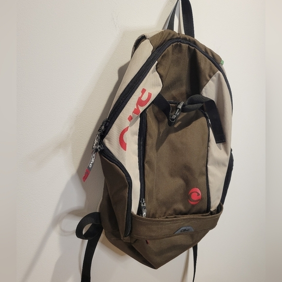 Clive skateboarding snowboarding brown/black backpack - Picture 2 of 7